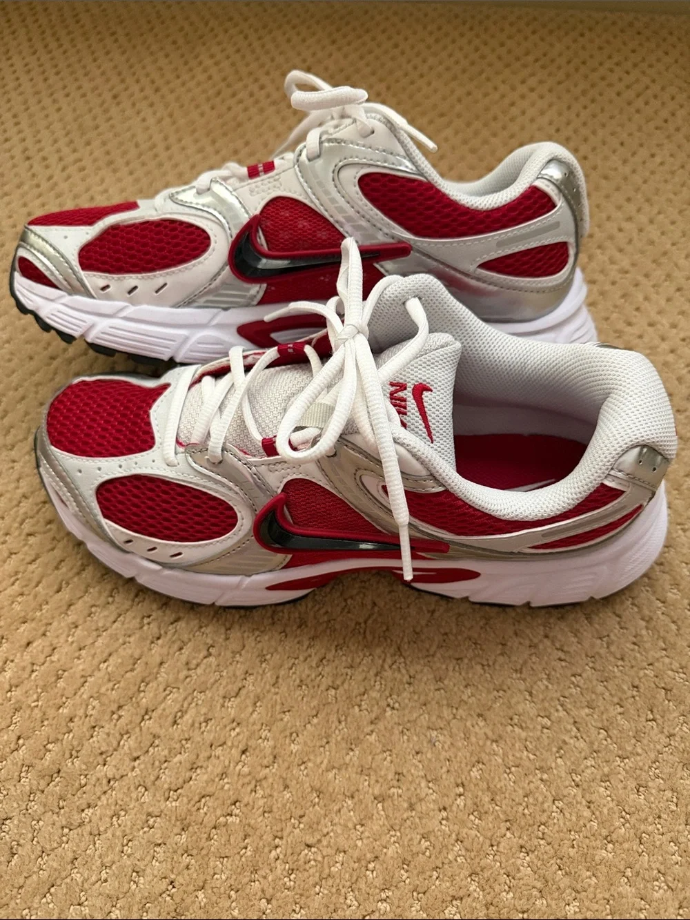 Nike V5 RNR Sneakers Shoes, Size 7.5M/9W
